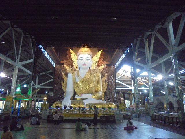 Ngahtatgyi Buddha Temple